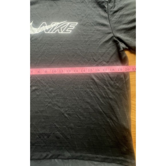 Nike Breathe Running Dri-Fit Miler Flash Logo‎ Print T-Shirt Size M Mens Black - Picture 3 of 7